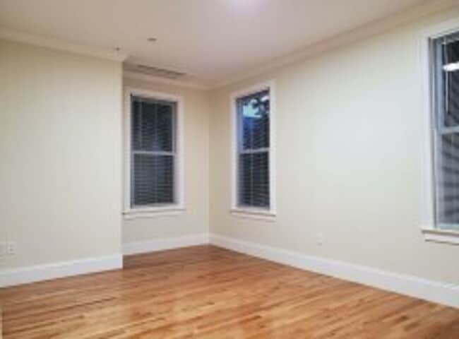 Building Photo - Renovated Brookline / Coolidge Corner 4 Bed/2 Bath on Harris St for September 1st.  NO BROKER FEE