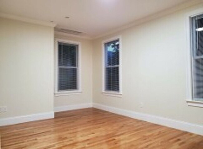 Foto del edificio - Renovated Brookline / Coolidge Corner 4 Bed/2 Bath on Harris St for September 1st.  NO BROKER FEE