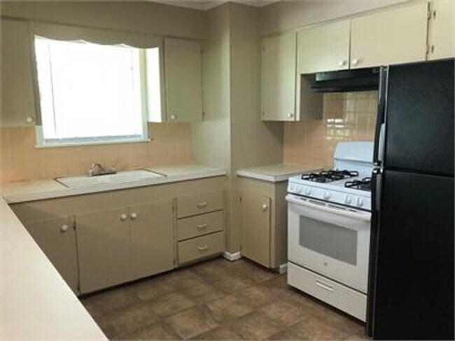 Building Photo - 3-bedroom, 2-bathroom home in Houma