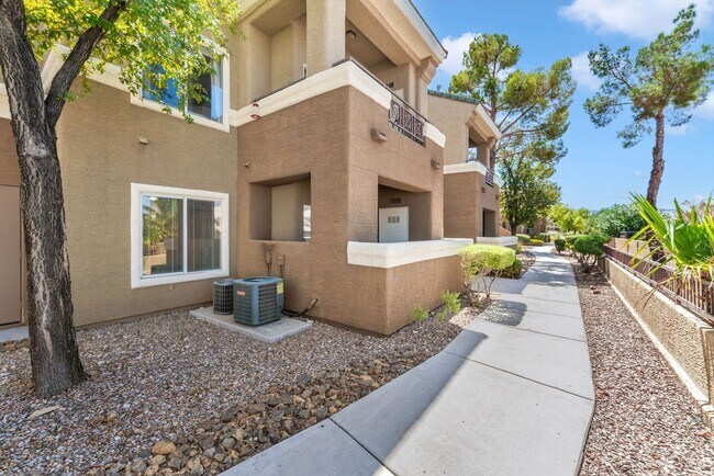 Foto del edificio - Southwest Las Vegas Condo with Resort-Style Community Amenities!