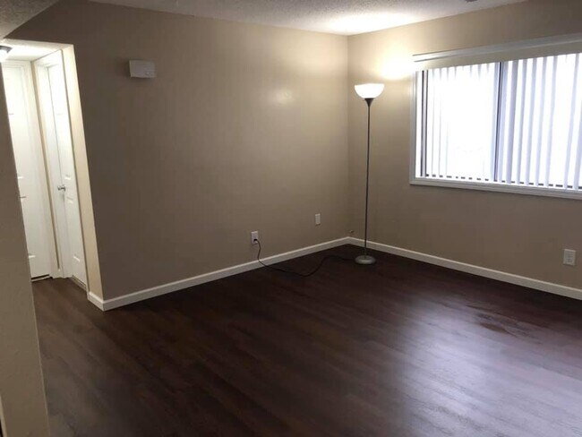 Foto del edificio - 411 Packwaukee St