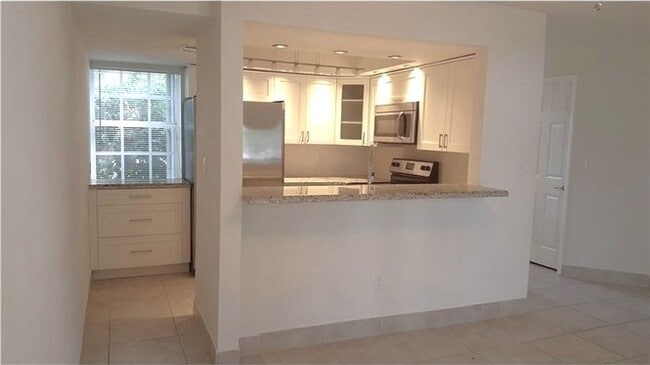 Building Photo - 20758 SW 83rd Ave