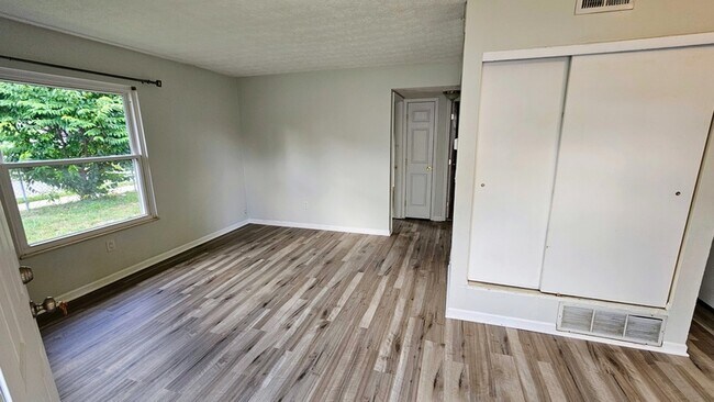 Foto del edificio - 313 E Moler St