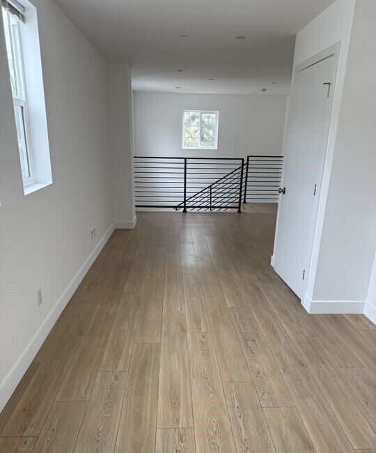 Foto del edificio - 227 N Park View St