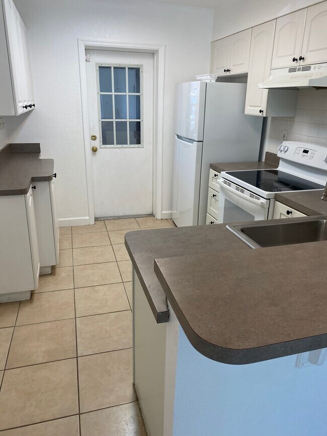 Kitchen 1 - 708 Arlington St