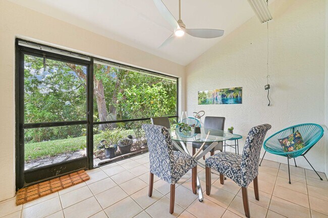 Foto del edificio - NOW AVAILABLE - Furnished Villa in Riverbend!