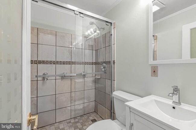 Building Photo - 2440 Carpenter St