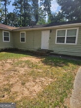 Building Photo - 9156 Bent Pine Ct NE