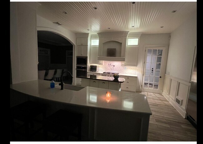 Foto del edificio - 814 Pine Pl