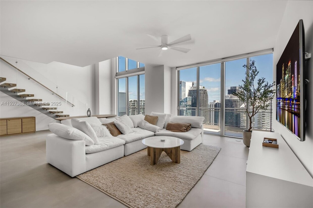 Foto principal - 92 SW 3rd St