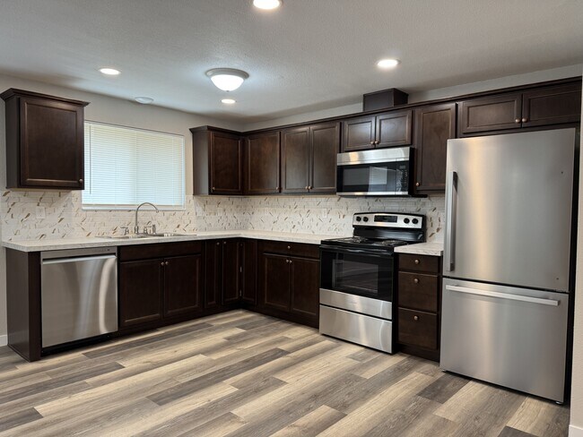 Foto del edificio - 2701 143rd Ave SE