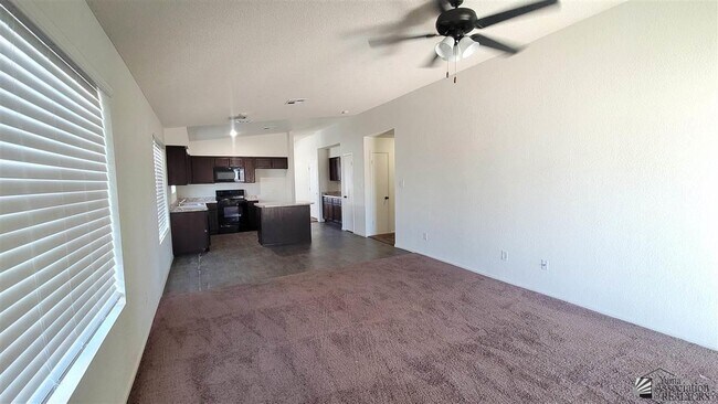 Foto del edificio - 7905 E 44th Ln