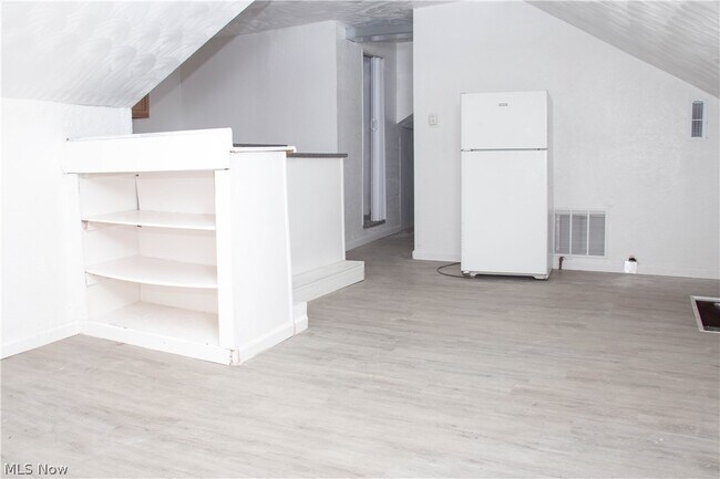 Building Photo - 923 Baughman St