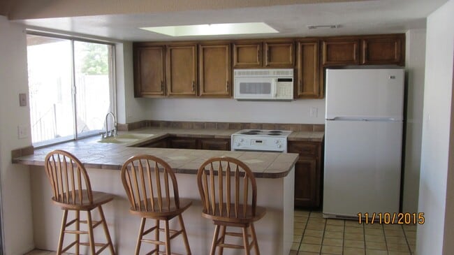 Building Photo - $1995 / 3br - 1600ft2 - OPEN-Saturday 6-14...