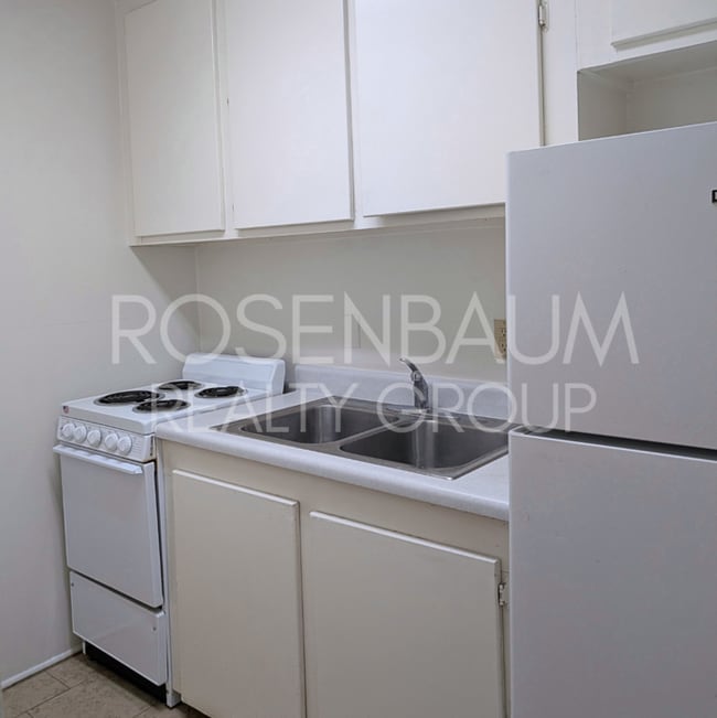 Building Photo - Cozy studio apartment in the heart of Tucson!