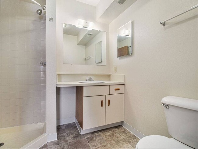 Building Photo - Gull Prairie/Gull Run Apartments and Townhomes