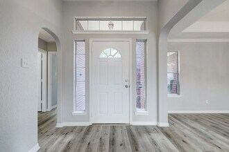 Building Photo - 24031 Holleygate Ct