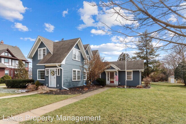 Building Photo - 5 br, 2.5 bath House - 203 Kenosha St