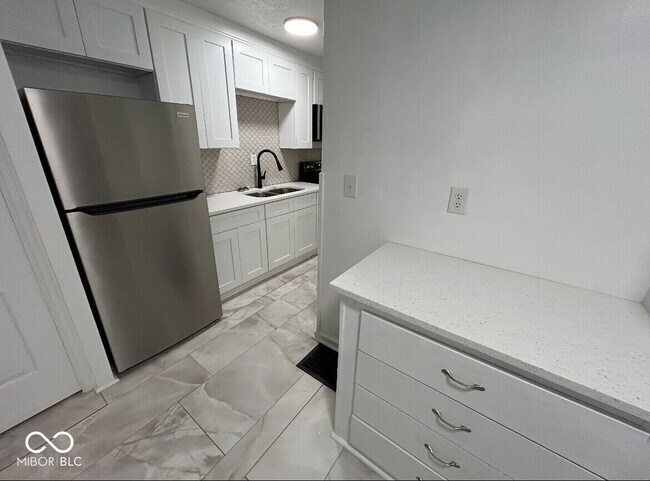 Foto del edificio - 5838 Rosslyn Ave