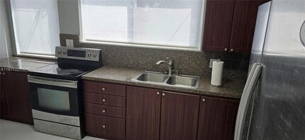 Building Photo - 3915 Ponce De Leon Blvd