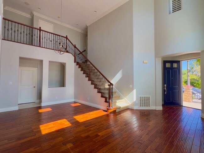 Building Photo - Upgraded 4 bedrooms 3 full baths home in Chula Vista- San Miguel Ranch area.
