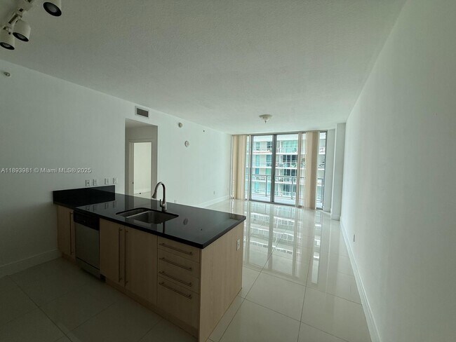 Foto del edificio - 79 SW 12th St