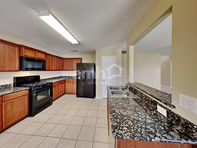 Foto del edificio - 9415 White Diamond Ln