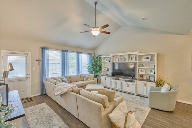 Foto del edificio - 2651 Hoffman Ln