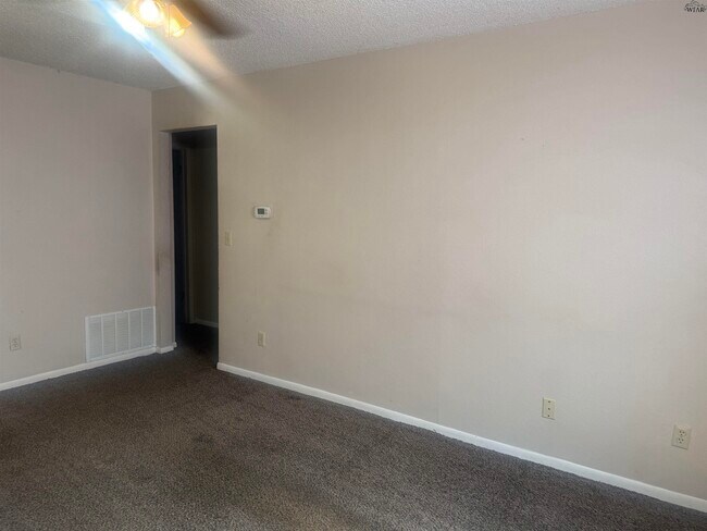 Building Photo - 2809 Lavell Ave