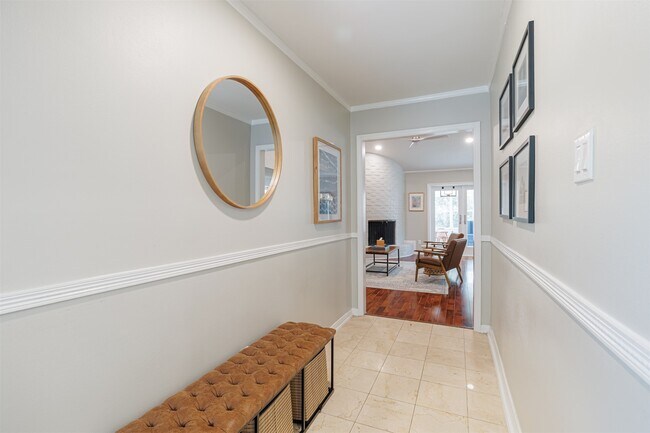 Foto del edificio - 14127 Woodthorpe Ln