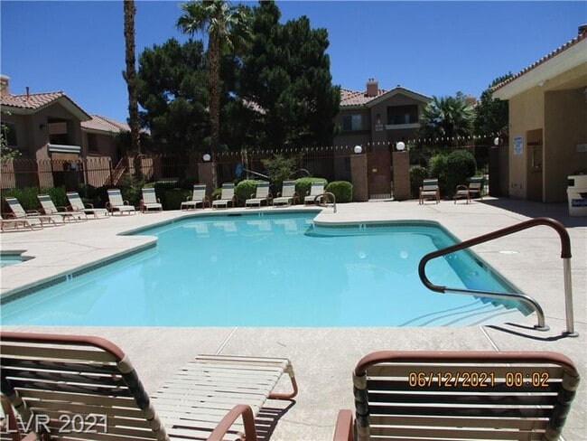 Swimming Pool - 1050 E Cactus Ave