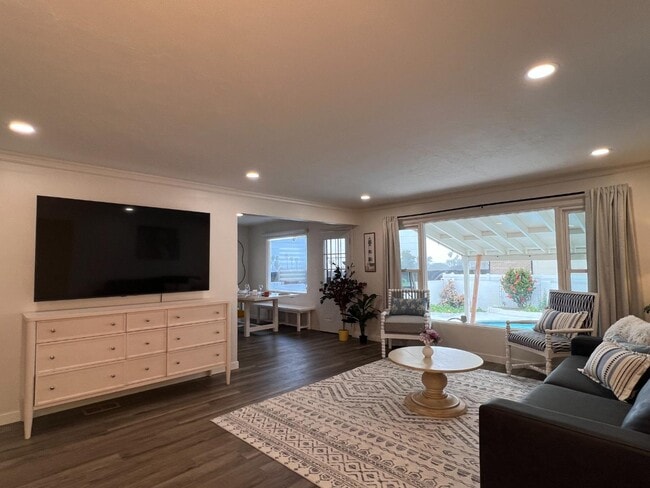 Building Photo - 1404 Lieta St