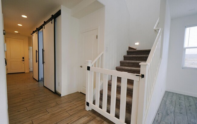 Foto del edificio - 531 E Bamboo Ln