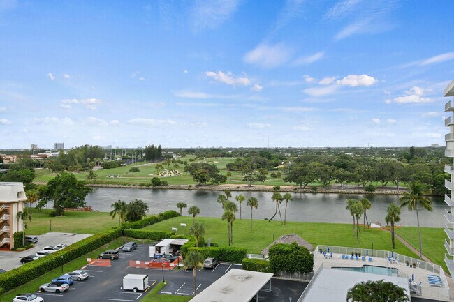 Foto del edificio - 336 Golfview Rd