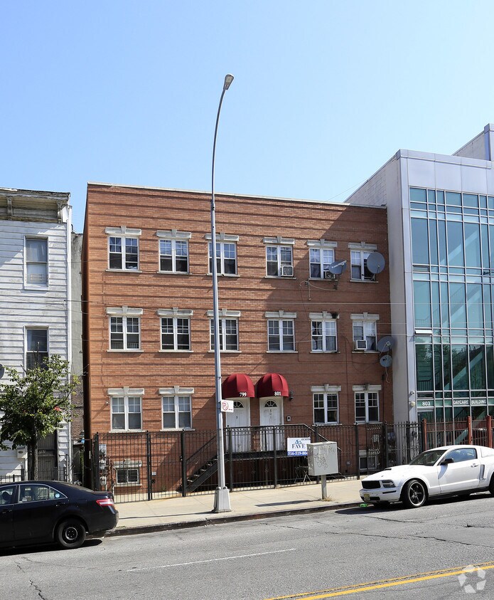 Building Photo - 799-801 E 163rd St