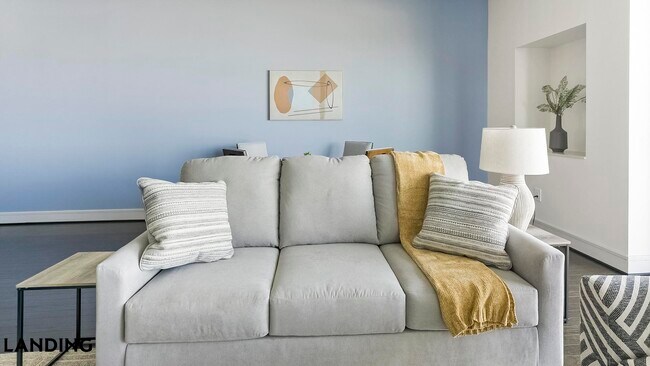 Building Photo - 777 Preston St