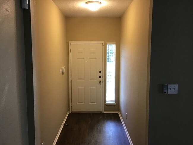 Building Photo - 216 Odell Street