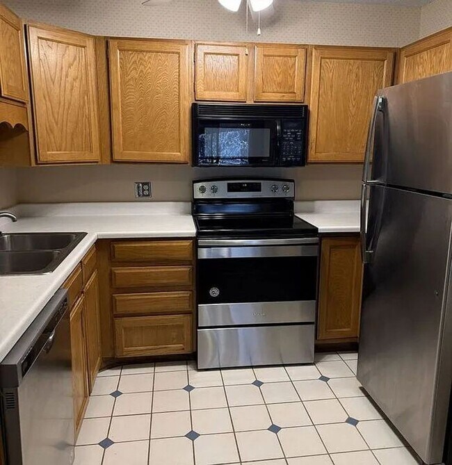 Foto del edificio - 13500 E Cornell Ave