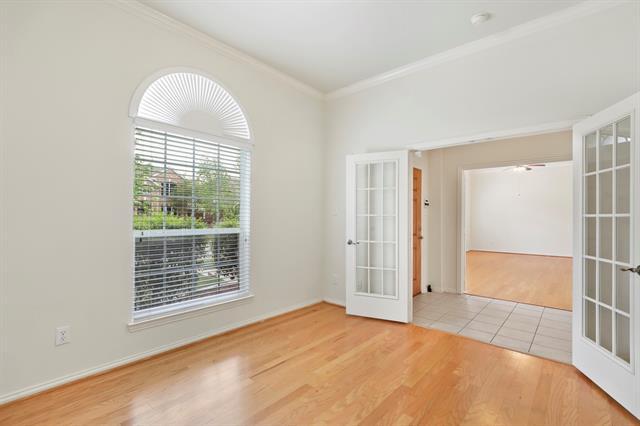 Foto del edificio - 1661 Knoll Wood Ct