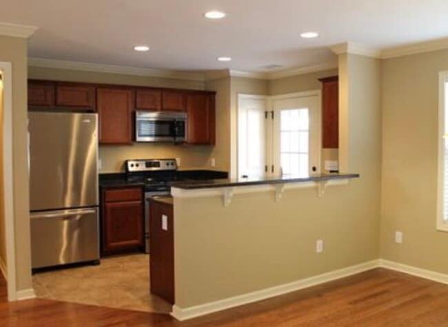 Building Photo - 2451 Waterstone Cir