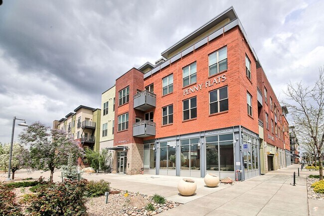 Building Photo - 204 Maple St
