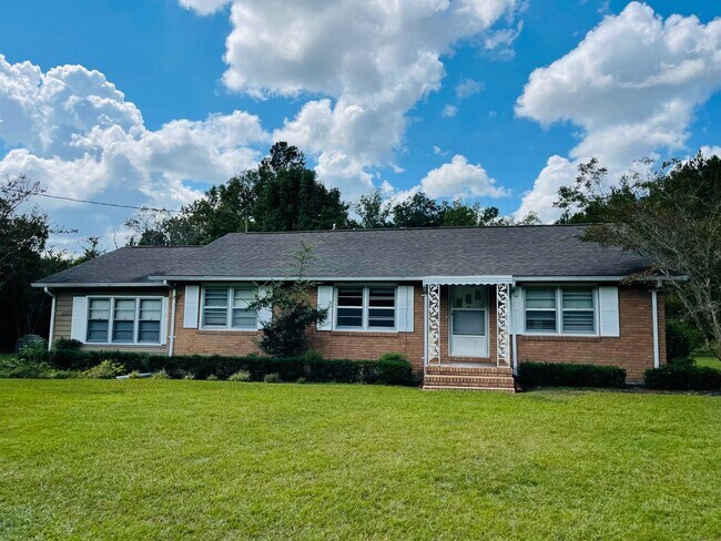 Foto del edificio - 3 BD/1/BA County Ranch Home