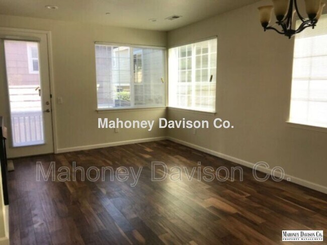 Building Photo - 127 McNear Cir