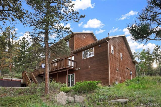 Foto del edificio - 687 Crescent Lake Rd