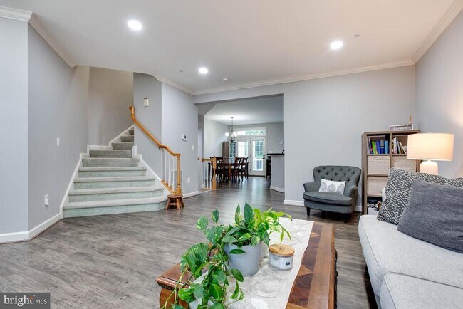Foto del edificio - 10808 Wadsworth Rd