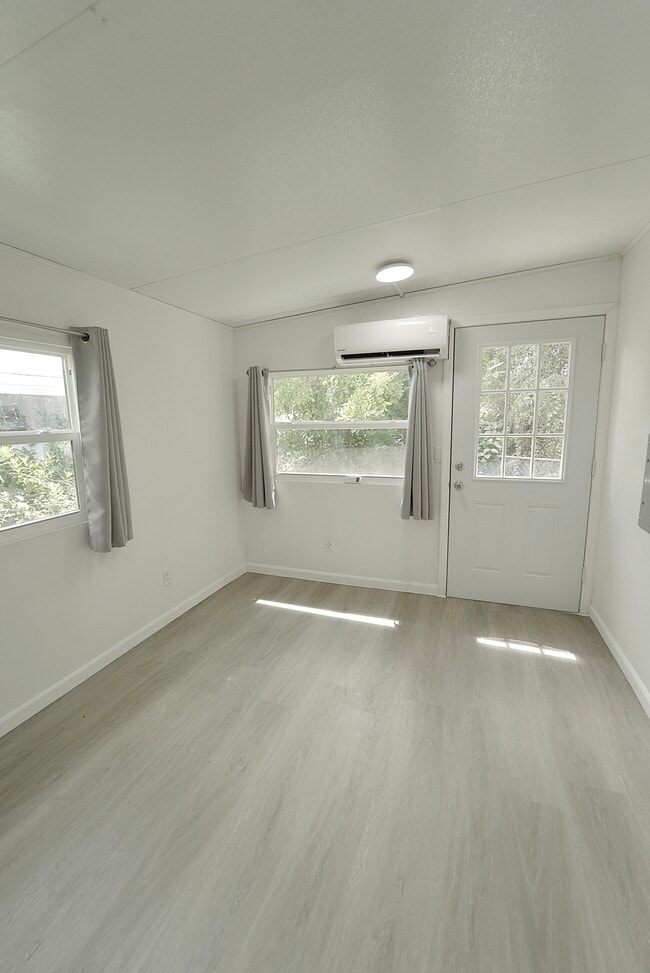 Building Photo - 8520 SW 18th Ct