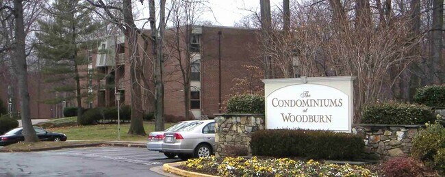 Foto del edificio - 3306 Woodburn Village Dr