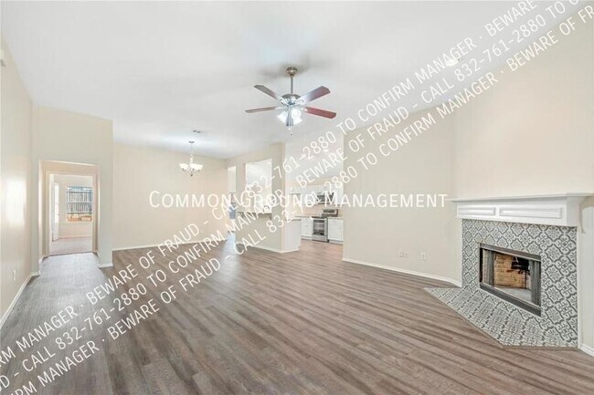 Foto del edificio - 1118 Grace Dr