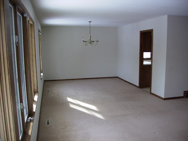 Building Photo - 5317 Malibu Dr