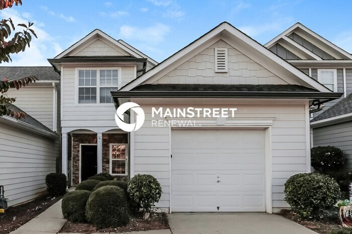 Foto principal - 3 Bedroom Pet-Friendly Home in Oakwood, GA...